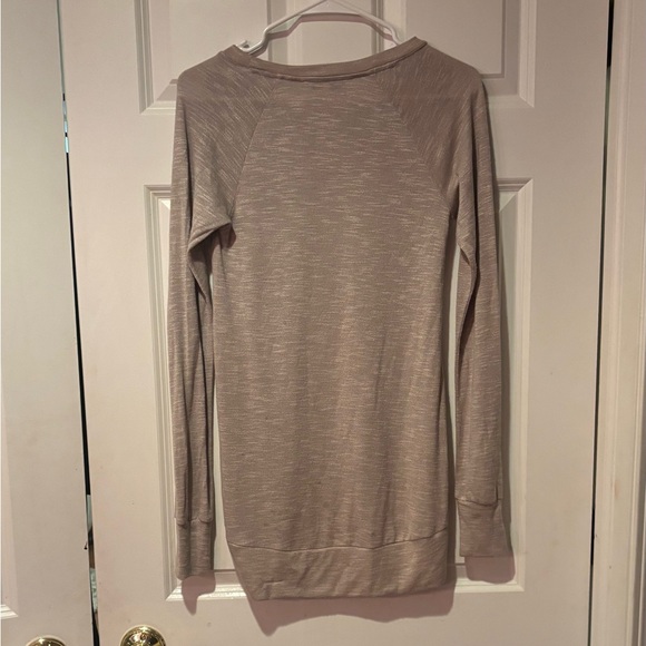 Juicy Couture Taupe Long Sleeve Knot-Front Lightweight Top | Sz. S - Picture 4 of 7